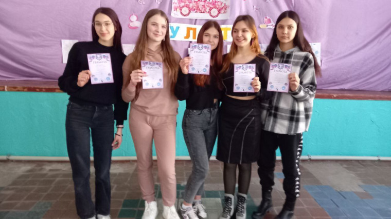 Накануне замечательного весеннего праздника- 8 Марта, в ГБОУ ХО " Верхнесерогозская школа" была проведена конкурсно- развлекательная программа "Девушки рулят" среди девушек 8-11 классов. Накануне замечательного весеннего праздника- 8 Марта, в ГБОУ ХО " Верхнесерогозская школа" была проведена конкурсно- развлекательная программа "Девушки рулят" среди девушек 8-11 классов.